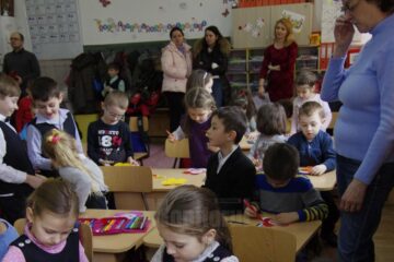 Sase unitati scolare se desfiinteaza