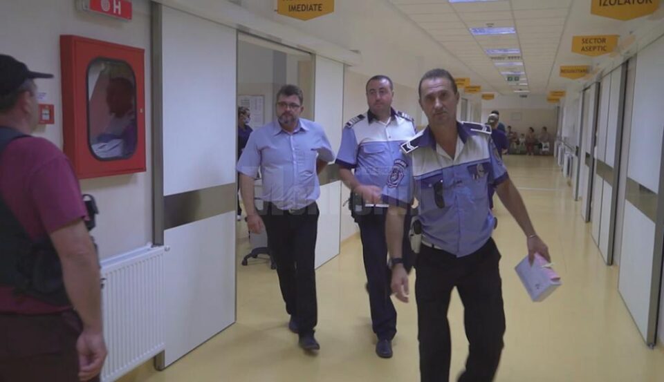 Ciprian Hirghiligiu a fost dus de polițiști la spital, unde i s-au recoltat probe biologice de sânge