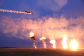 Bandiții Aerului au recreat o luptă aeriană cu bombardamente