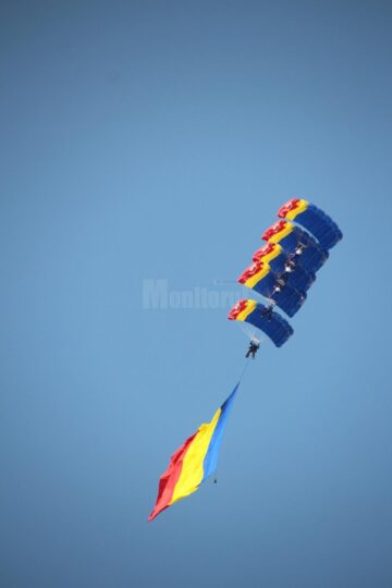 Mii de spectatori au asistat la un miting aviatic de excepție pe Aeroportul „Ștefan cel Mare” Suceava