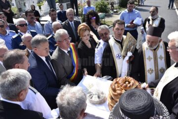 O ceremonie militară și religioasă a fost efectuată cu acest prilej