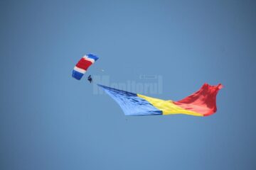 Mii de spectatori au asistat la un miting aviatic de excepție pe Aeroportul „Ștefan cel Mare” Suceava