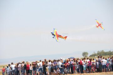 Mii de spectatori au asistat la un miting aviatic de excepție pe Aeroportul „Ștefan cel Mare” Suceava