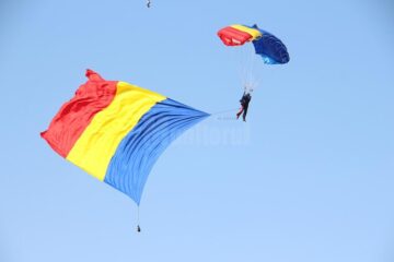 Mii de spectatori au asistat la un miting aviatic de excepție pe Aeroportul „Ștefan cel Mare” Suceava