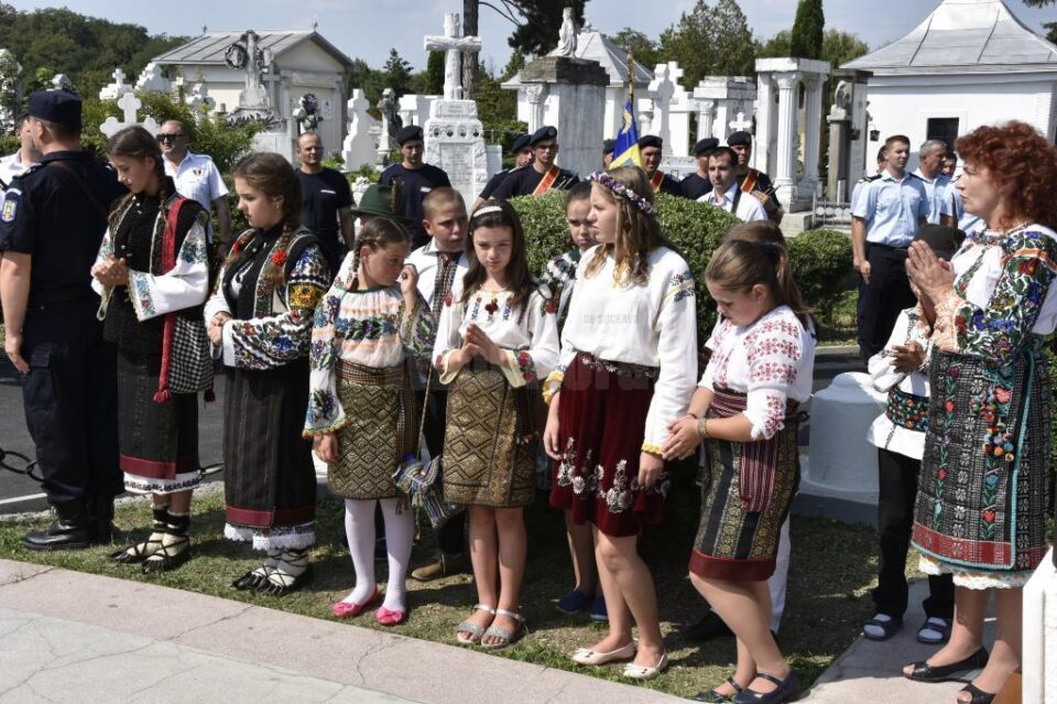 Placă comemorativă, în semn de omagiu adus eroului Ion Grămadă