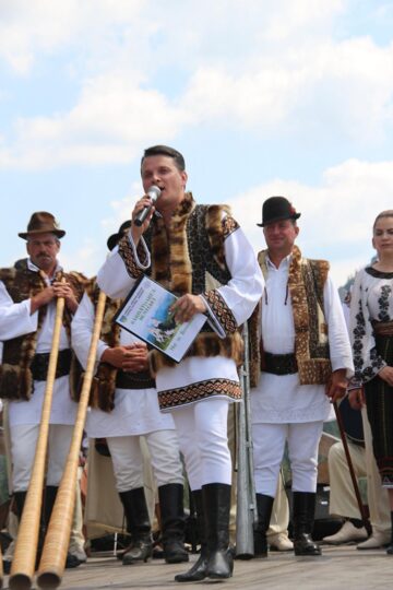 „Sărbătoarea Muntelui”, un regal de muzică populară, meșteri iscusiți, bucate delicioase și spectatori entuziaști