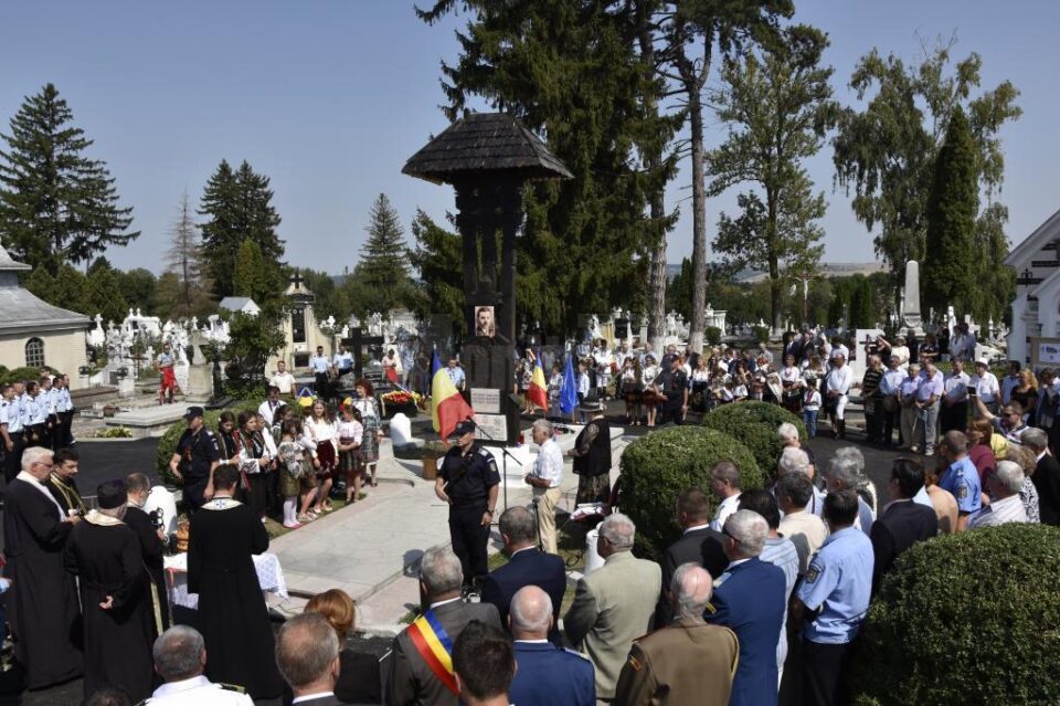 Placă comemorativă, în semn de omagiu adus eroului Ion Grămadă