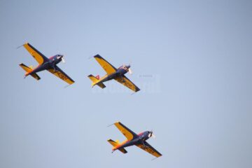 Mii de spectatori au asistat la un miting aviatic de excepție pe Aeroportul „Ștefan cel Mare” Suceava