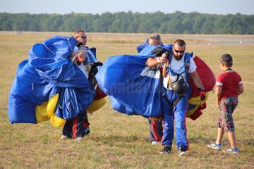 Mii de spectatori au asistat la un miting aviatic de excepție pe Aeroportul „Ștefan cel Mare” Suceava