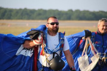 Mii de spectatori au asistat la un miting aviatic de excepție pe Aeroportul „Ștefan cel Mare” Suceava