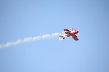 Mii de spectatori au asistat la un miting aviatic de excepție pe Aeroportul „Ștefan cel Mare” Suceava