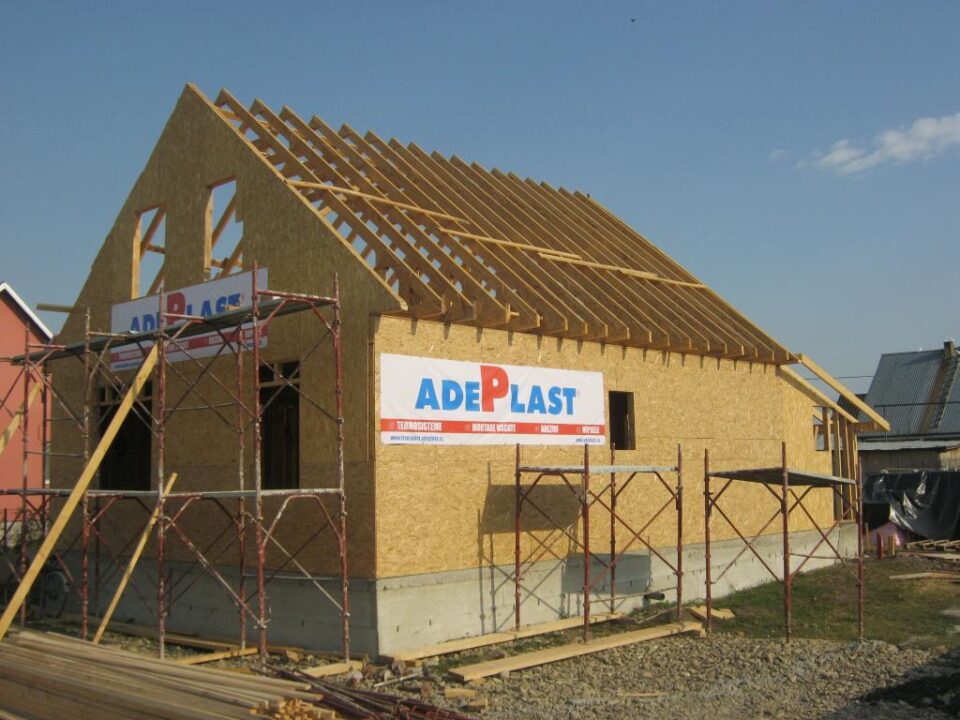 AdePlast și asociațiile “Habitat pentru Umanitate” Rădăuți și “Bunul Samaritean” construiesc 15 case pentru familii nevoiașe AdePlast și asociațiile “Habitat pentru Umanitate” Rădăuți și “Bunul Samaritean” construiesc 15 case pentru familii nevoiașe