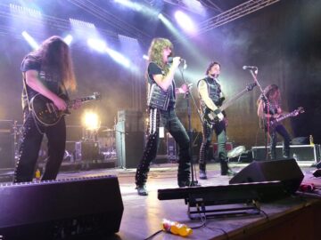 Final la Bucovina Rock Castle, într-o ultimă seară care a adunat câteva generații de rockeri