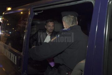 Marian Ciprian Pentelescu, în duba Jandarmeriei, la puțin timp după accidentul provocat în a doua zi de Paște