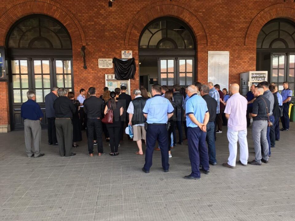 Slujba de pomenire a inclus și momentul dezvelirii unei plăci comemorative