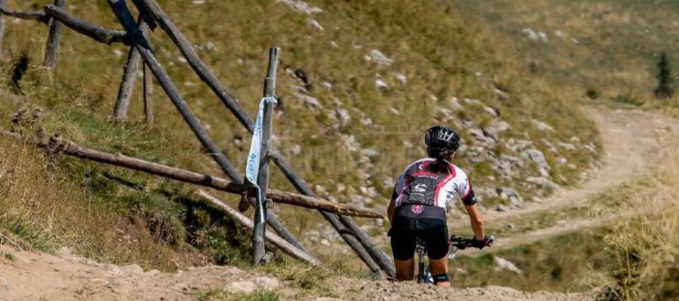 Aventură pe două roți, în acest weekend, în masivele Rarău și Giumalău. Foto: www.smartsport.ro