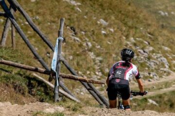 Aventură pe două roți, în acest weekend, în masivele Rarău și Giumalău. Foto: www.smartsport.ro