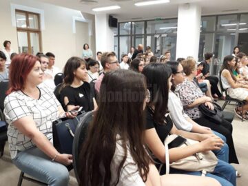 Participare numeroasă și informații de actualitate, la seminarul „Arta de a (te) vinde"