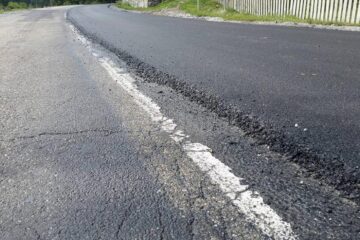 După 4 km, din 10, drumarii de la DRDP Iași nu mai au asfalt