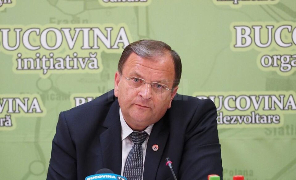 Cele două adrese, din 16 iunie și din 24 august a.c., trimise de Flutur la Guvern, ministrului Transporturilor, Răzvan Cuc, n-au primit răspuns nici până astăzi