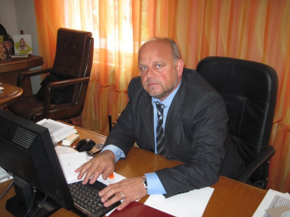 Ex-primarul municipiului Rădăuți, Aurel Olărean, îndepărtat din CL