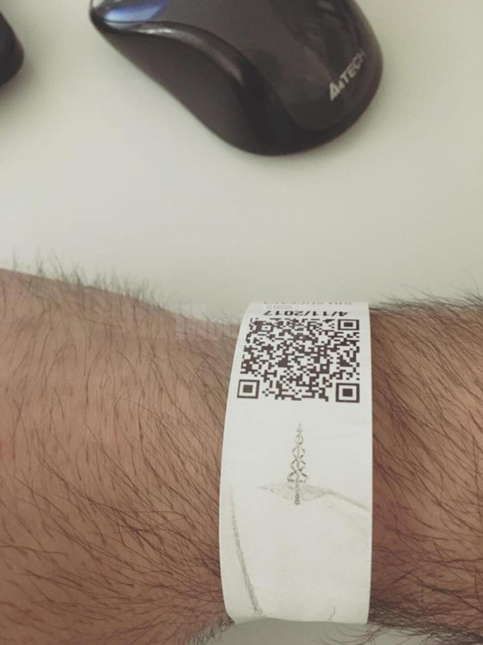 Brățara de identificare