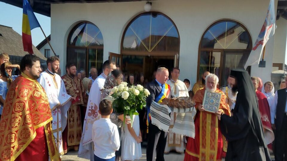 Slujbă arhierească în Parohia Lămășeni II