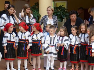 Școala Primară și Grădinița cu Program Prelungit „Sfântul Ioan cel Nou” și-au deschis ieri porțile