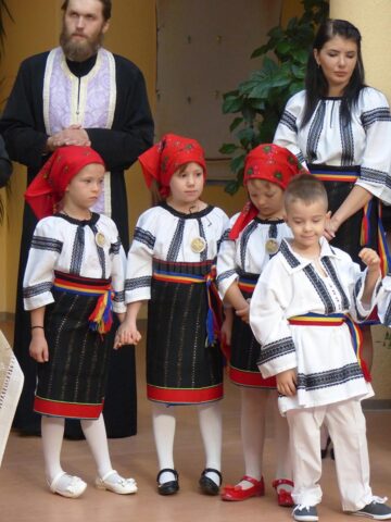Școala Primară și Grădinița cu Program Prelungit „Sfântul Ioan cel Nou” și-au deschis ieri porțile