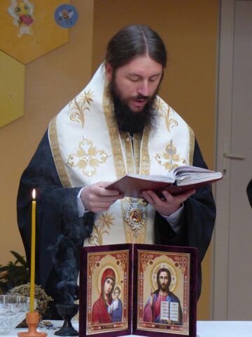 Școala Primară și Grădinița cu Program Prelungit „Sfântul Ioan cel Nou” și-au deschis ieri porțile