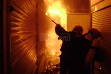 Numeroși pompieri au intervenit la fața locului