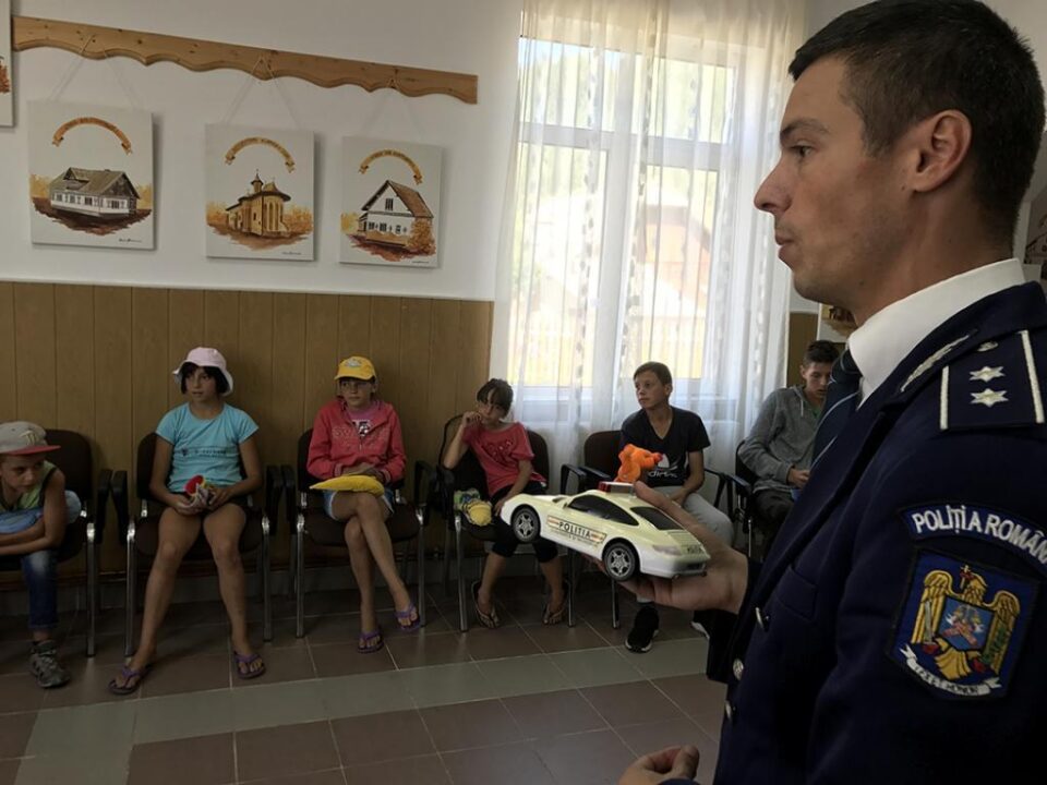 Polițiștii au încheiat un nou sezon de tabere de vară pentru copii
