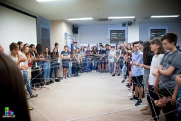 Boboceii de-a IX-a se familiarizează cu atmosfera de liceu