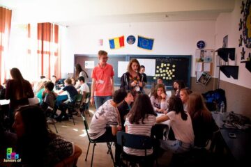 Boboceii de-a IX-a se familiarizează cu atmosfera de liceu