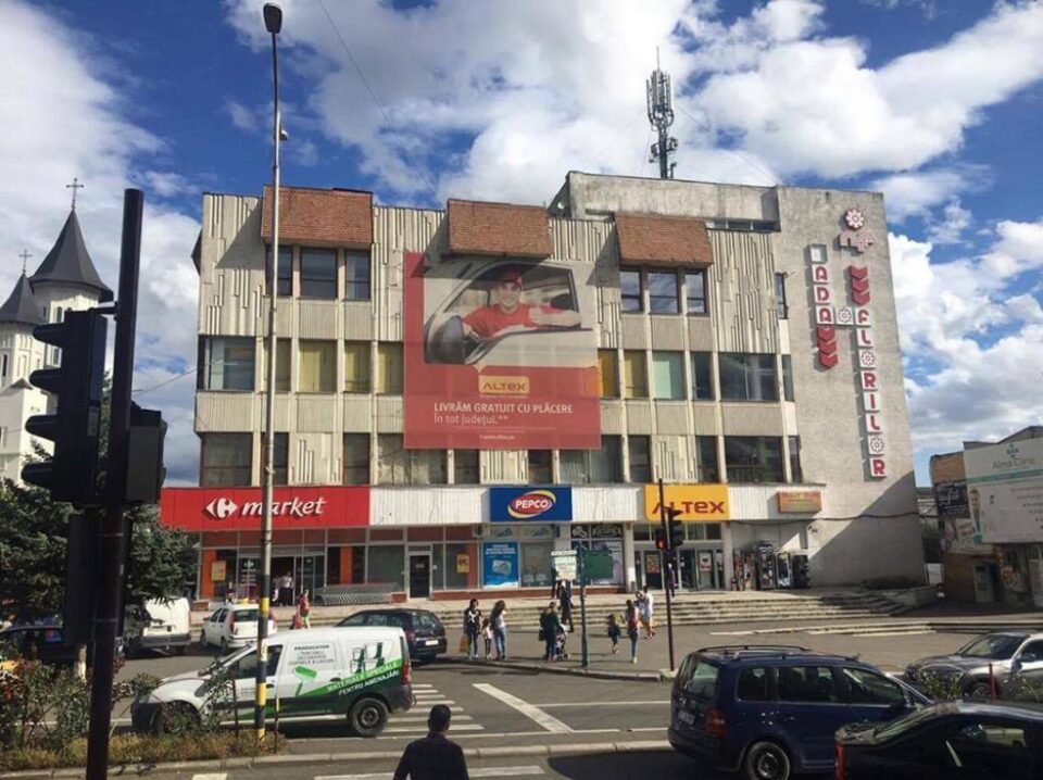 Complexul comercial „Nada Florilor”