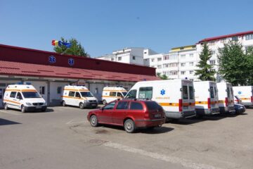 Ambulanțele A și B din dotarea SAJ Suceava