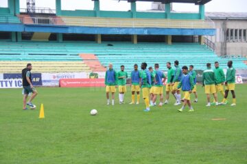 Chiar dacă sunt sau nu legitimați, jucătorii nou veniți la Foresta se antrenează intens pe Areni