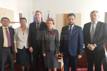 Ambasadorul Ucrainei s-a întâlnit cu prefectul Mirela Adomnicăi