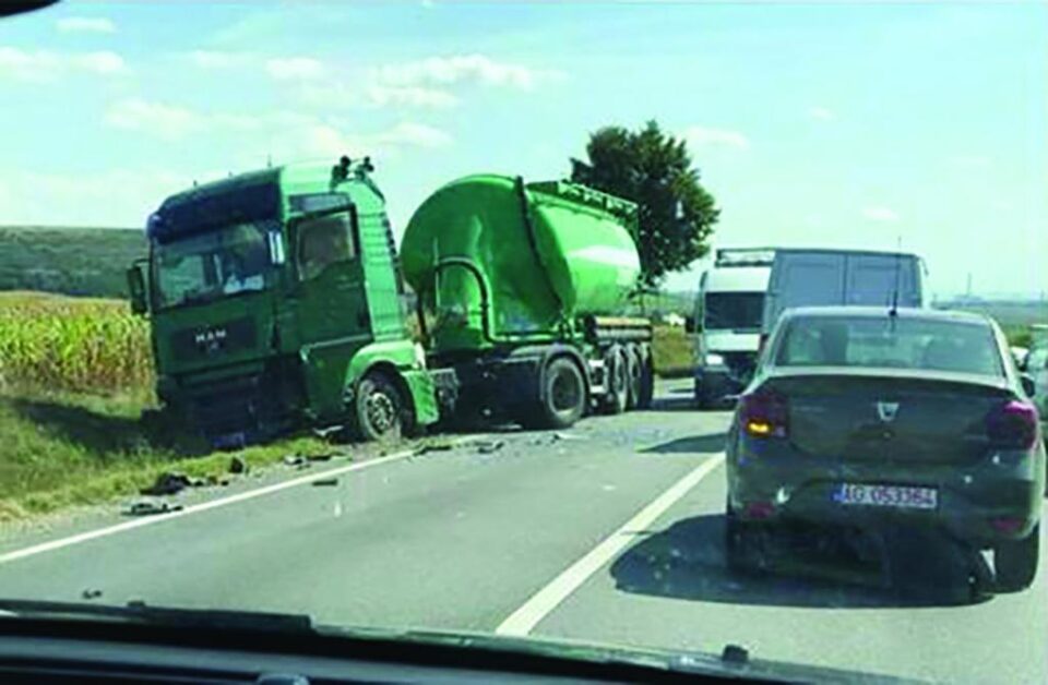 Mașinile implicate în accident