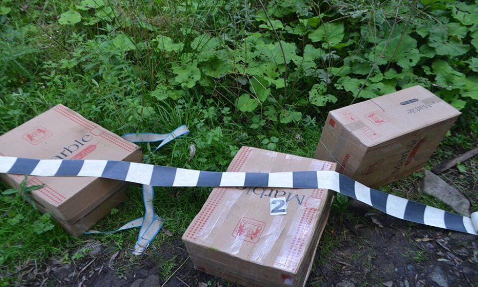 Focuri de armă și țigări de contrabandă de aproape 50.000 de euro depistate în mai puțin de 24 de ore