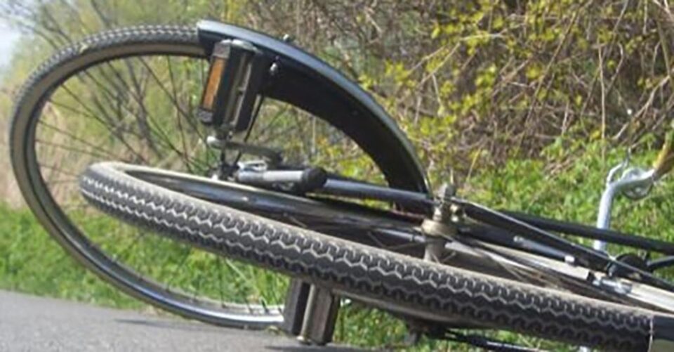 Copilul de 8 ani care a murit în accident se deplasa pe o bicicletă