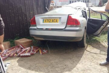 Mașina implicată în accident și țigările găsite lângă aceasta