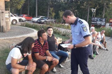 Activități în cadrul campaniei "Hoții sunt creativi. Fii preventiv", desfășurată de polițiști