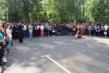 Primarul Sucevei a participat la deschiderea de an școlar la 14 unități de învățământ