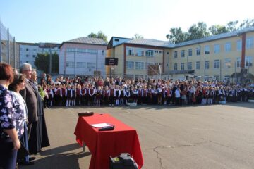 Primarul Sucevei a participat la deschiderea de an școlar la 14 unități de învățământ