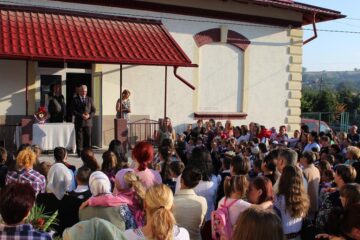 Primarul Sucevei a participat la deschiderea de an școlar la 14 unități de învățământ