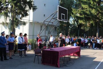 Primarul Sucevei a participat la deschiderea de an școlar la 14 unități de învățământ