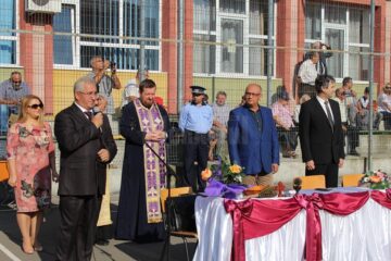Primarul Sucevei a participat la deschiderea de an școlar la 14 unități de învățământ