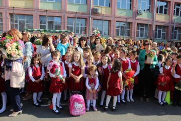 Primarul Sucevei a participat la deschiderea de an școlar la 14 unități de învățământ