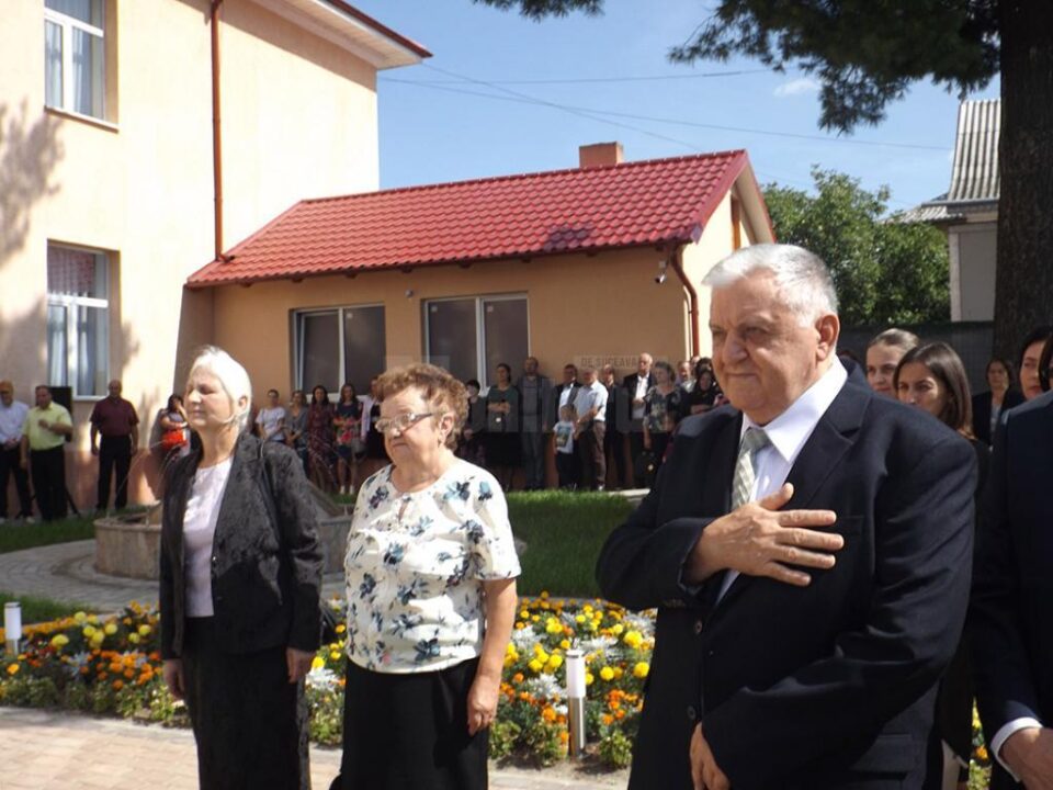 Dezvelirea bustului lui Ștefan cel Mare, patronul spiritual al Liceului Tehnologic Cajvana